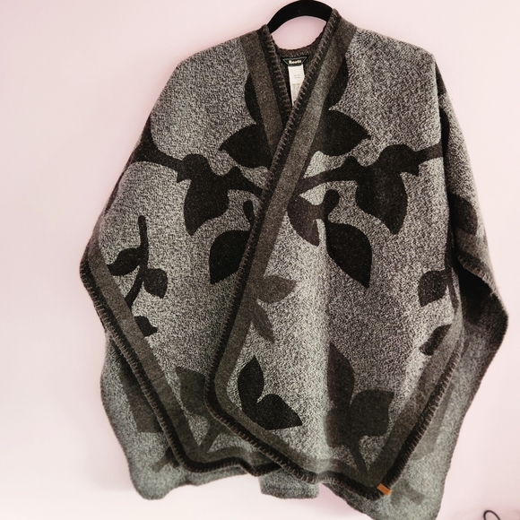 Roots Sweaters - Roots Poncho Wrap Shawl Women's.